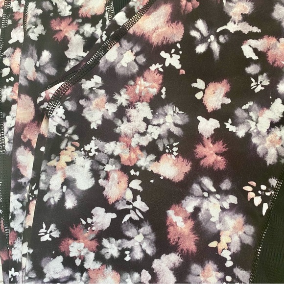 High Waisted Floral Leggings - Picture 10 of 13